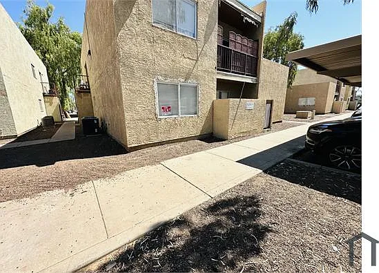 3 bed, 1300 sqft, $1,000 — Photo 2