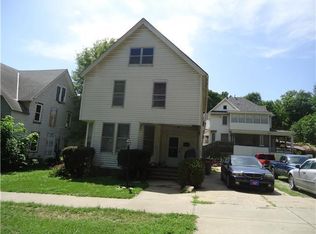 621 N 4th St, Atchison, KS 66002