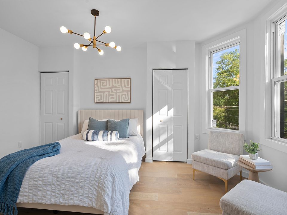 1st image of 110 Maple St APT 2