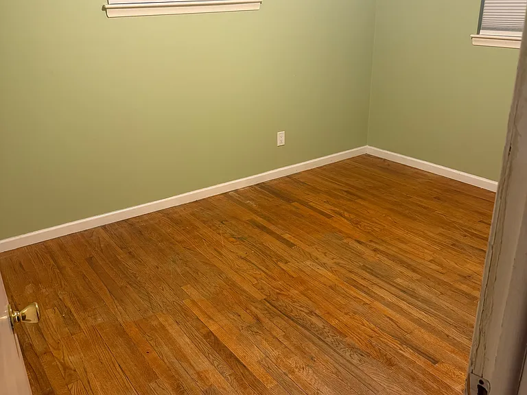 31035 Beechnut St — Photo 4