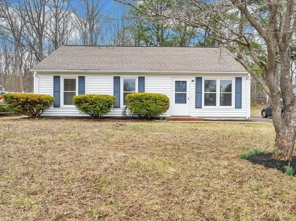 2917 Elderwood Rd, Salem, VA 24153