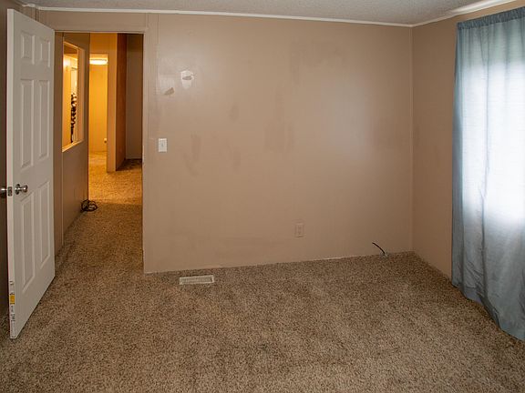 5th image of 525 Herrick Ave