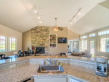 River Knolls Apartments