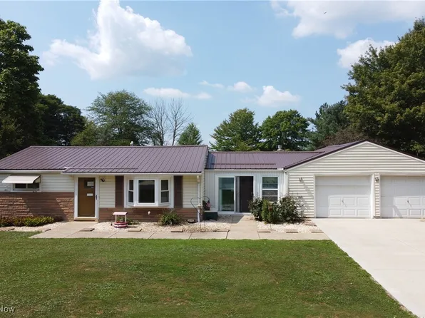 12753 Saint James Dr, Mantua, OH 44255