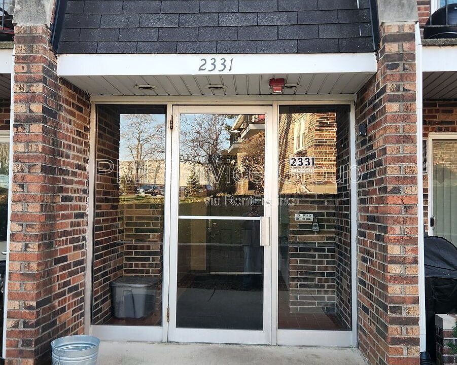 1st image of 2331 Ogden Ave APT 10