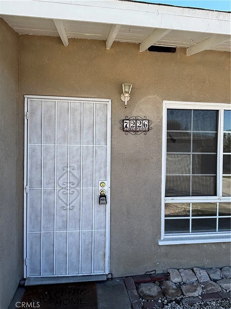2 bed, 900 sqft, $2,700 — Photo 3