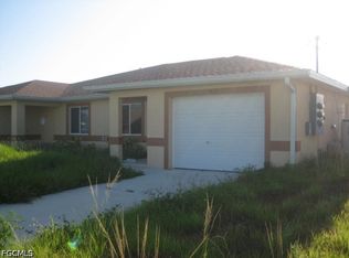 1427 NE 8th Pl, Cape Coral, FL 33909