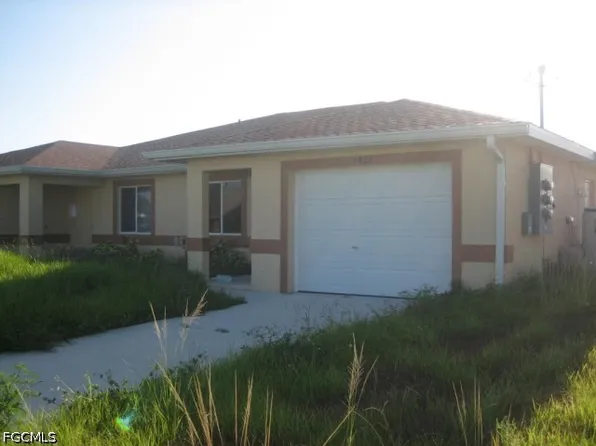 1427 NE 8th Pl, Cape Coral, FL 33909