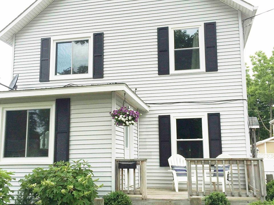 1st image of 125 Monroe St