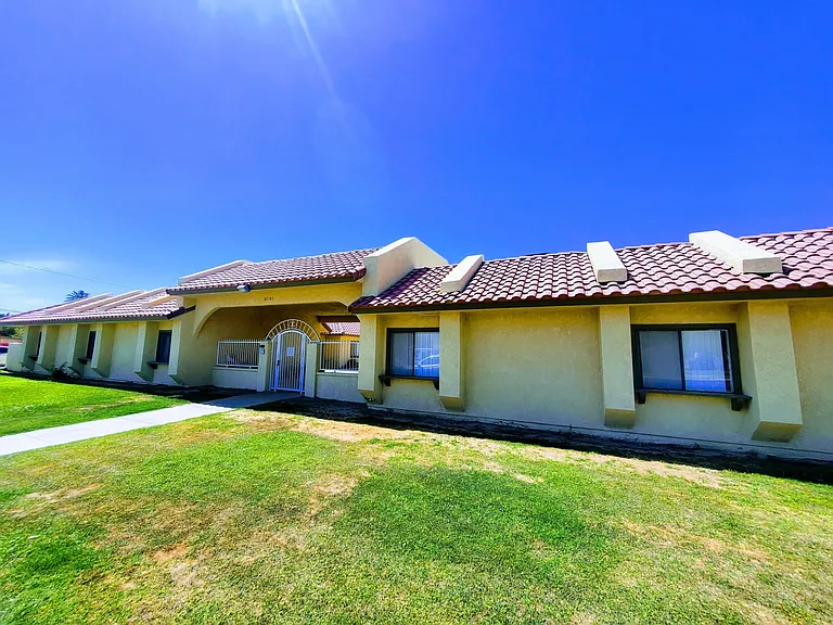 82145 Valencia Ave #9 — Photo 3