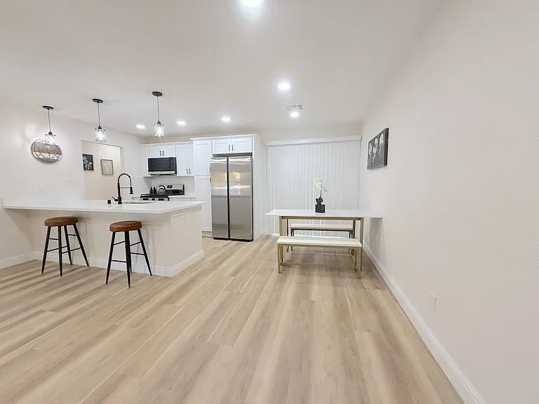 139 Glacier Ct — Photo 2
