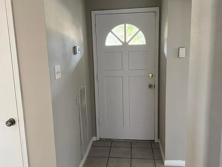 9706 Galston Ln — Photo 3