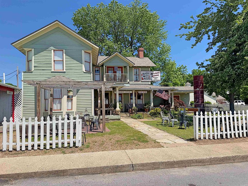 1st image of 123 W Washington St