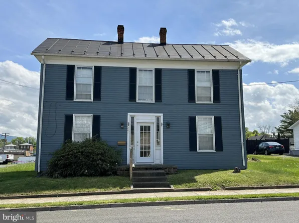 209 Mechanic St, Luray, VA 22835