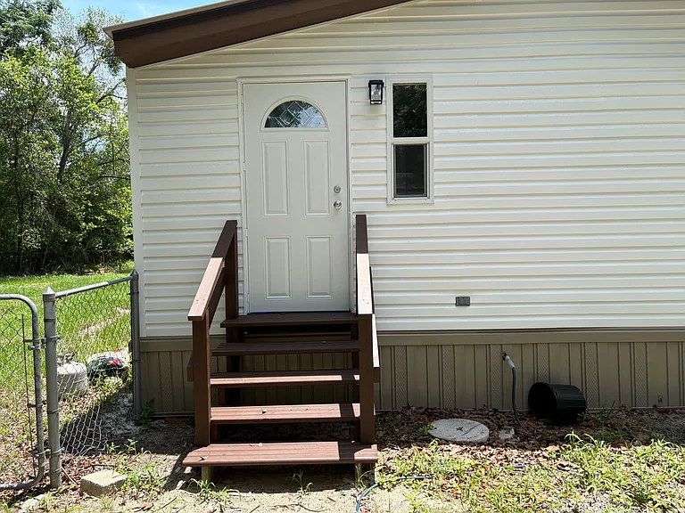 2209 Longreene Rd N — Photo 25