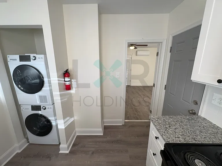 38 Rhodes Ave — Photo 4