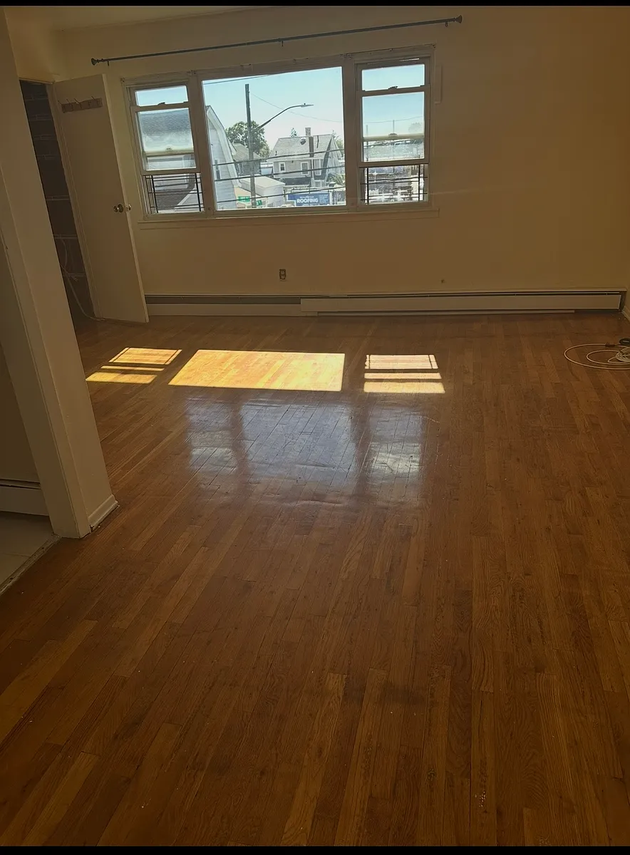 Building Photo - 133 Avenue