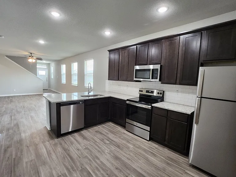332 Caleb Ct — Photo 9