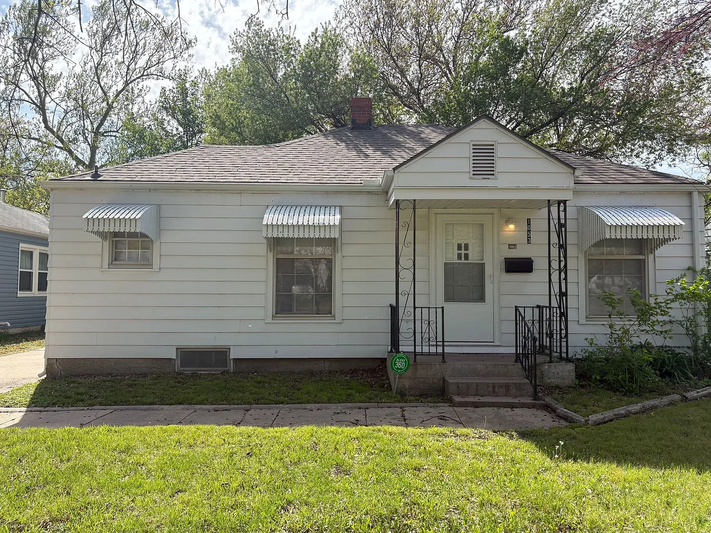 Beautiful 2 Bedroom 1 bath — Photo 1