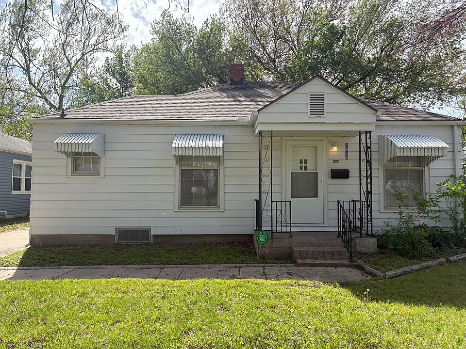 1053 N Terrace Dr