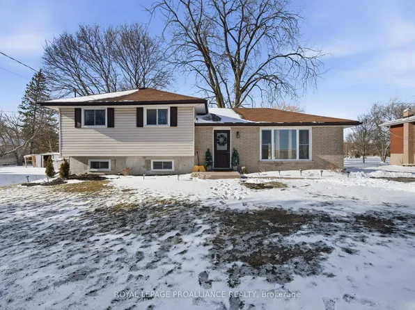 2292 Hamilton Rd, Quinte West, ON K8V 5P8