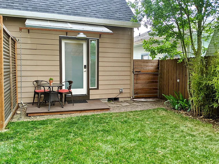 2408 N Baldwin St — Photo 33