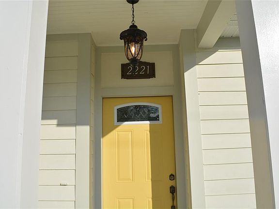 3rd image of 2221 SIPES AVENUE AVENUE