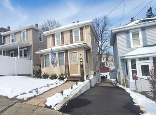 42 Poplar St, Newburgh, NY 12550