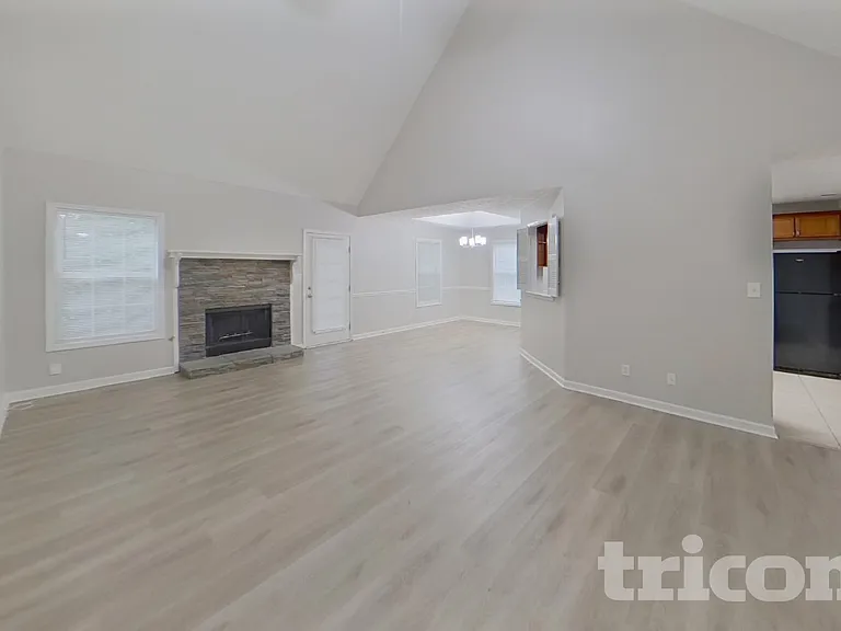 200 Towler Dr — Photo 3