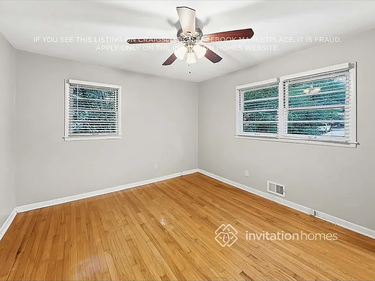 1321 Laura Ln — Photo 13