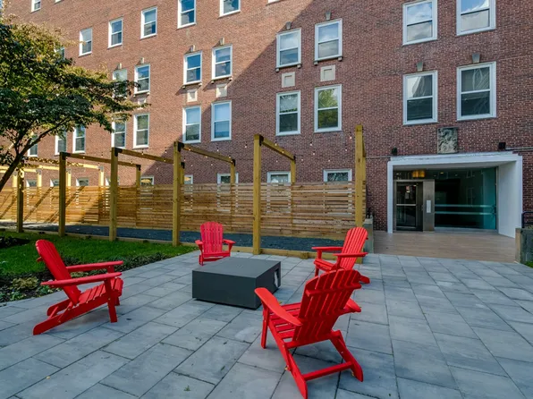 The Preston at Falls Center