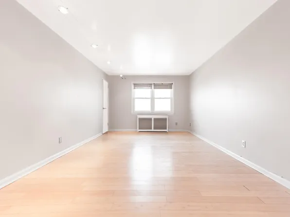 211 Seaton Rd APT 3, Stamford, CT 06902