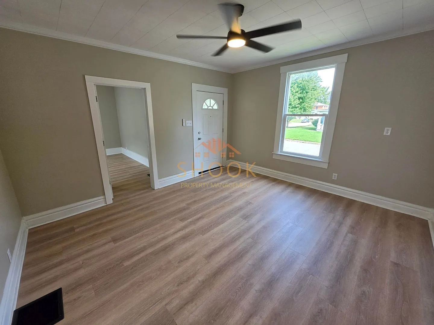 **Move-In Special** Centrally Located And Remodeled 4br Home — Photo 4