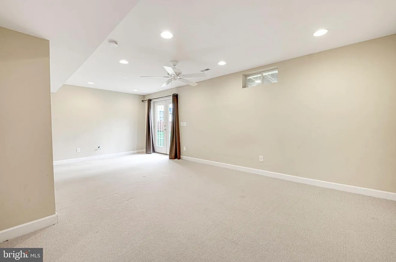 2 bed, 1900 sqft, $1,799 — Photo 3