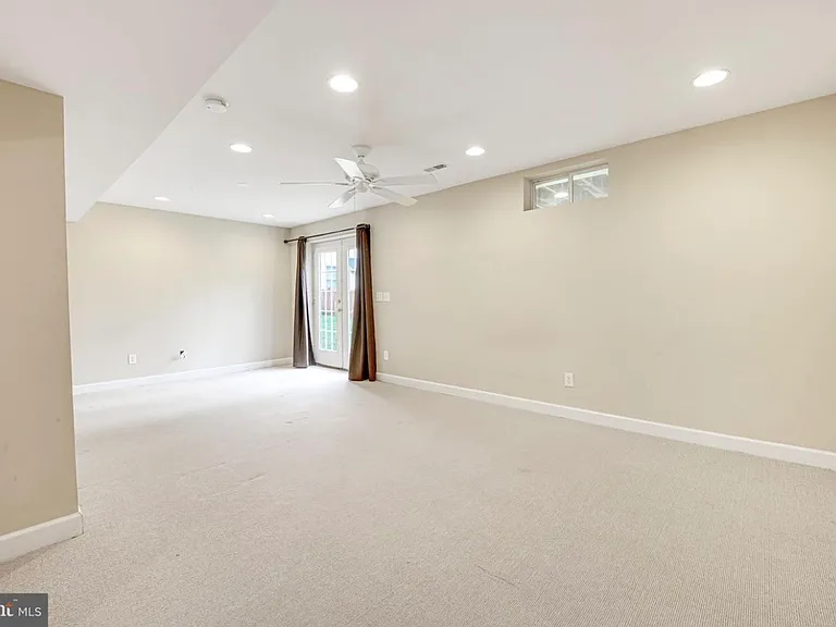 1843 Strickland Ct — Photo 3