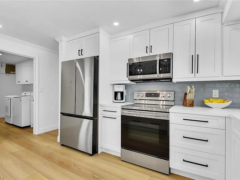 740 Park Shore Dr — Photo 9