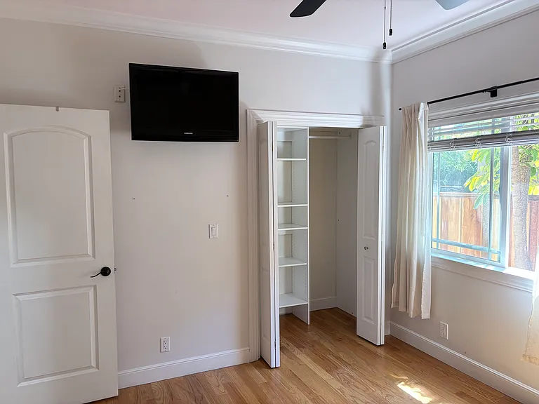 1530 Jasmine St — Photo 9