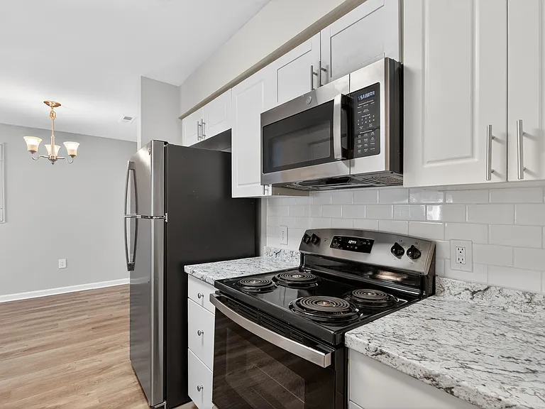 Nevin Place Apartments — Photo 19