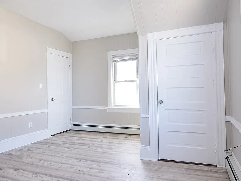 176 Terrace Ave #3 — Photo 2