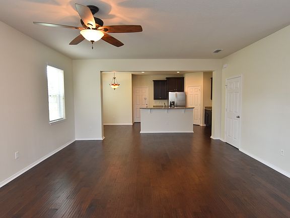 2nd image of 9013 Aspen Hollow Pl