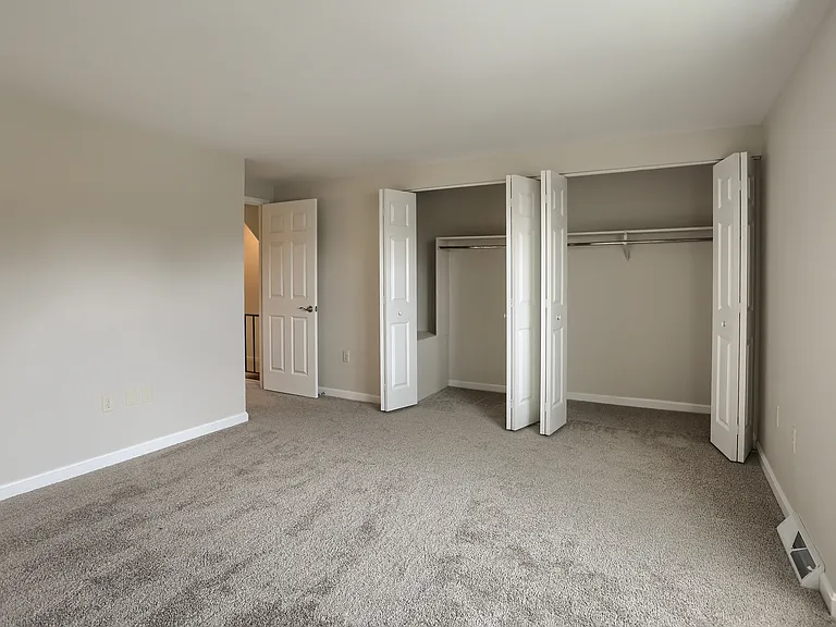 Briarcrest Gardens Apartments & Townhomes — Photo 26