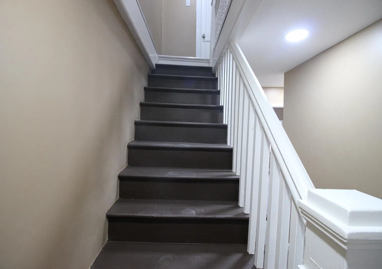 910 E Market St — Photo 2