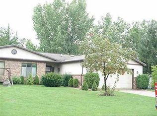 2485 Golden Shores Dr, Fenton, MI