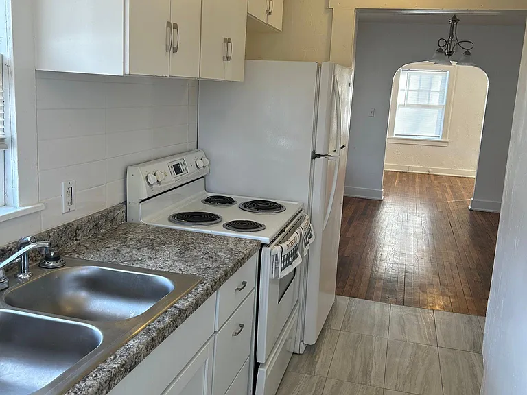2030 E Gregory Blvd — Photo 5