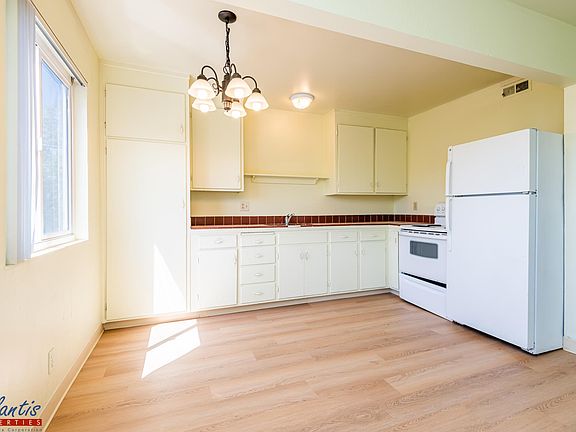 3rd image of 399 S 12th St APT 9