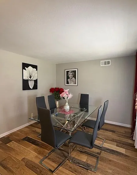 439 Malden Dr — Photo 2