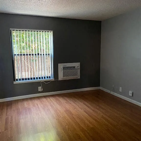 McDouall Apartments — Photo 6