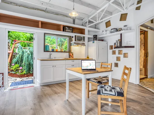 (undisclosed Address), Portland, OR 97232