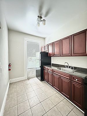 3rd image of 515 Chauncey St #3