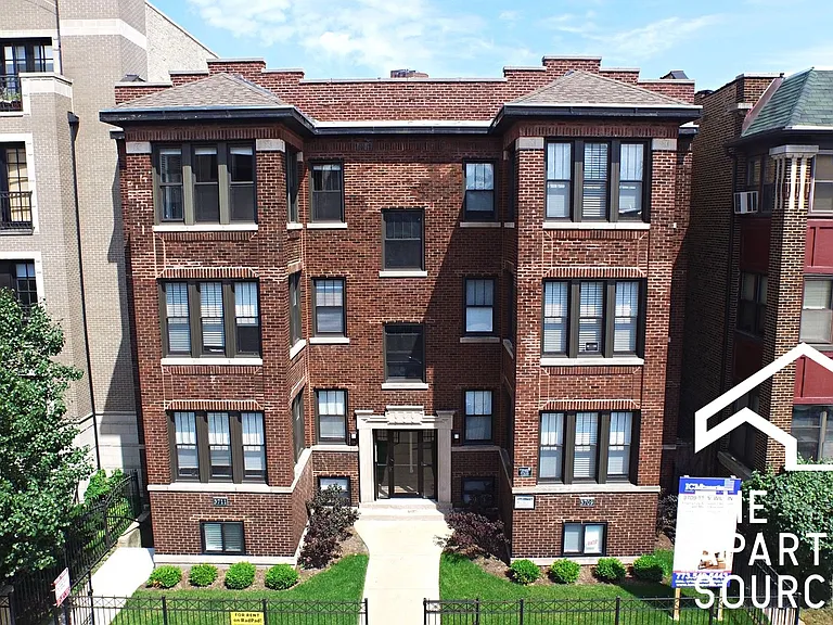 3709 N Wilton Ave #3 — Photo 10
